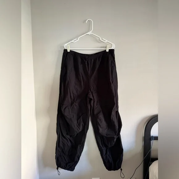 H&M Black Women’s Relaxed Parachute Drawstring Joggers - Picture 1 of 4